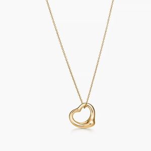 Gently used. Tiffany & co. Elsa Peretti. 
18k gold
Size small
16 mm